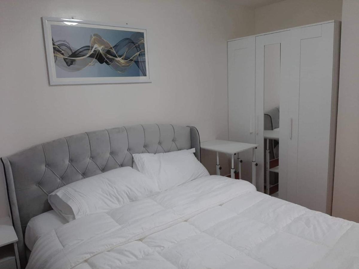 Lovely 2 Bedroom Condo With Free Secured Parking Manilla Buitenkant foto